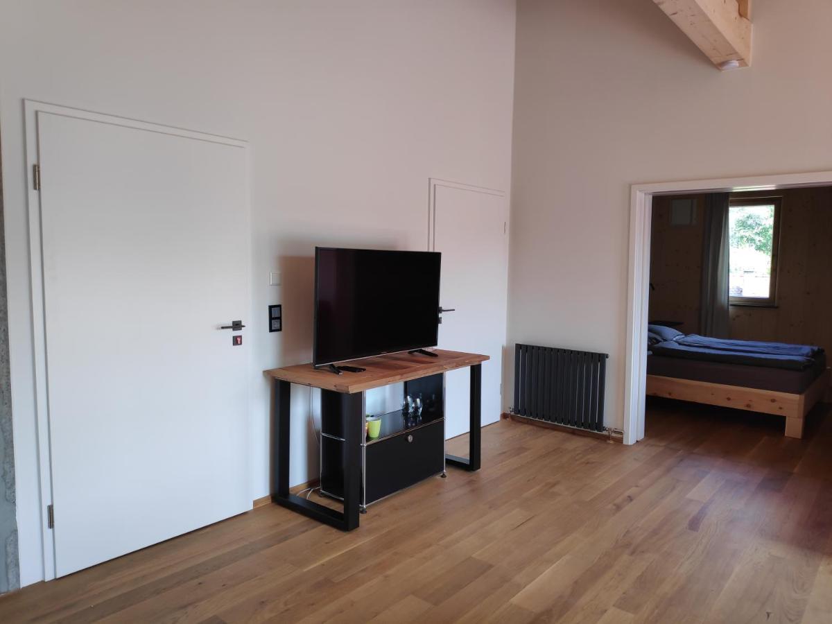 Ferienwohnungen Und Zimmer In Reutlingen-Goenningen Exterior foto