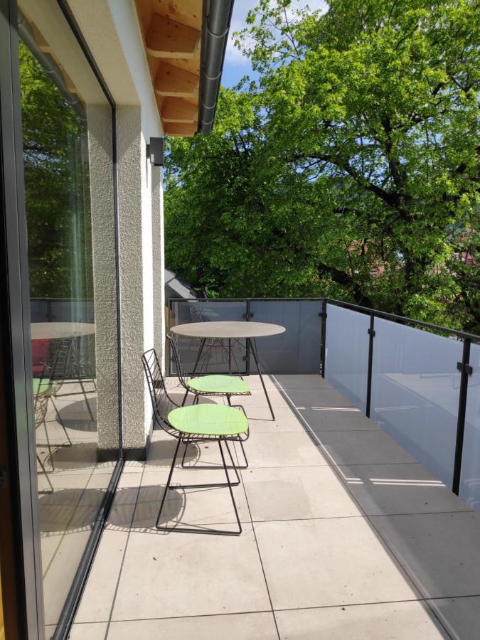 Ferienwohnungen Und Zimmer In Reutlingen-Goenningen Exterior foto