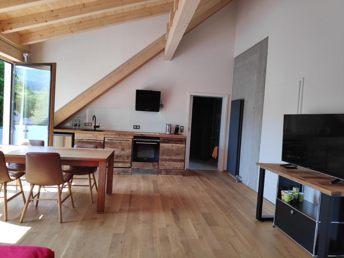 Ferienwohnungen Und Zimmer In Reutlingen-Goenningen Exterior foto