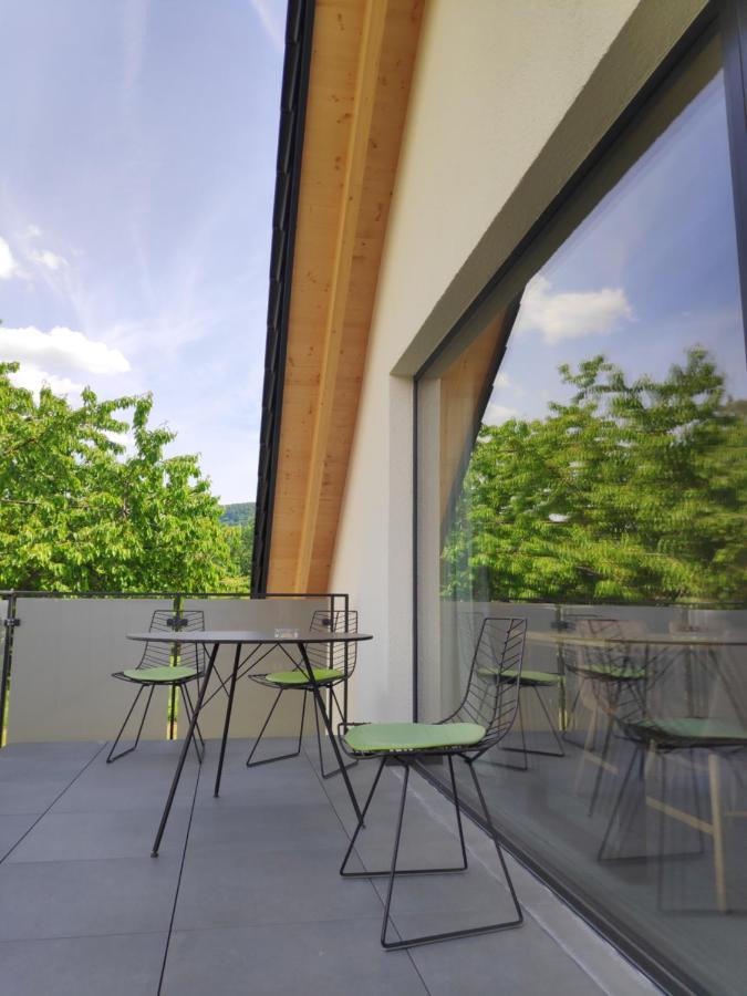 Ferienwohnungen Und Zimmer In Reutlingen-Goenningen Exterior foto