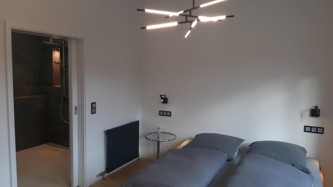 Ferienwohnungen Und Zimmer In Reutlingen-Goenningen Exterior foto