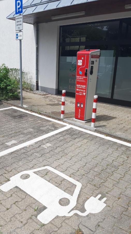 Ferienwohnungen Und Zimmer In Reutlingen-Goenningen Exterior foto