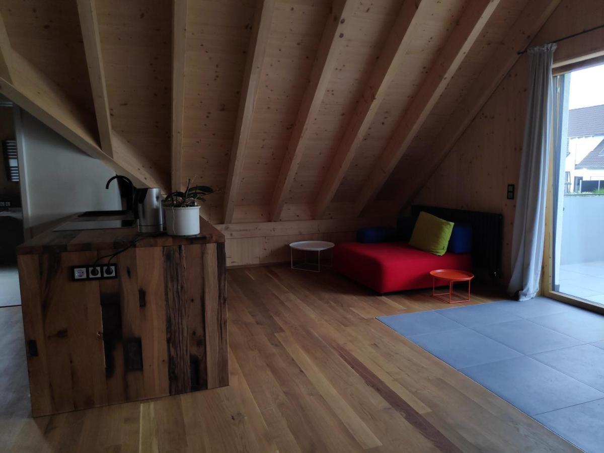 Ferienwohnungen Und Zimmer In Reutlingen-Goenningen Exterior foto