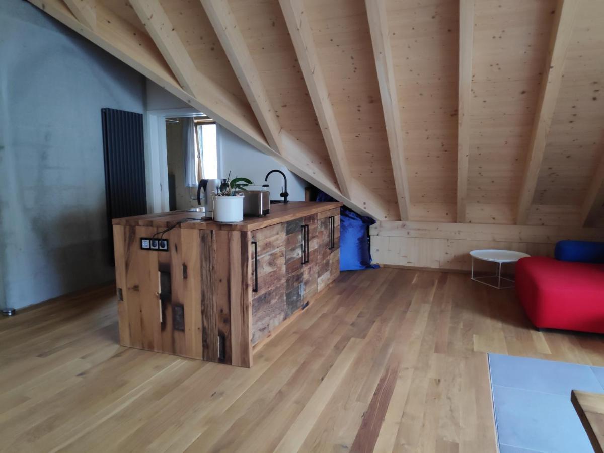 Ferienwohnungen Und Zimmer In Reutlingen-Goenningen Exterior foto
