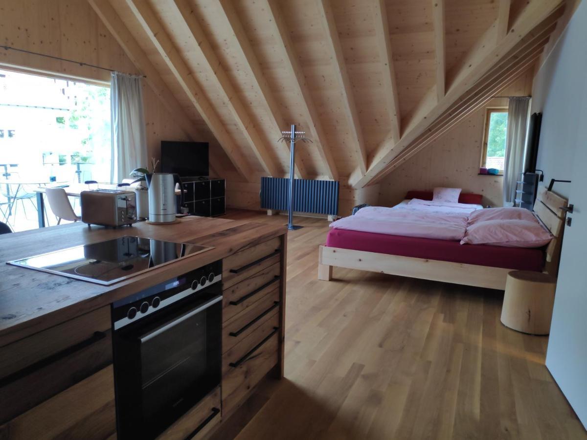 Ferienwohnungen Und Zimmer In Reutlingen-Goenningen Exterior foto
